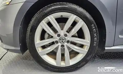 Volkswagen Passat 2018 2.0 автомат (гидро), миниатюра 5