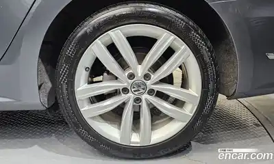 Volkswagen Passat 2018 2.0 автомат (гидро), миниатюра 7