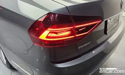 Volkswagen Passat 2018 2.0 автомат (гидро), миниатюра 9