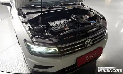 Volkswagen Tiguan 2020 2.0 автомат (гидро), миниатюра 6