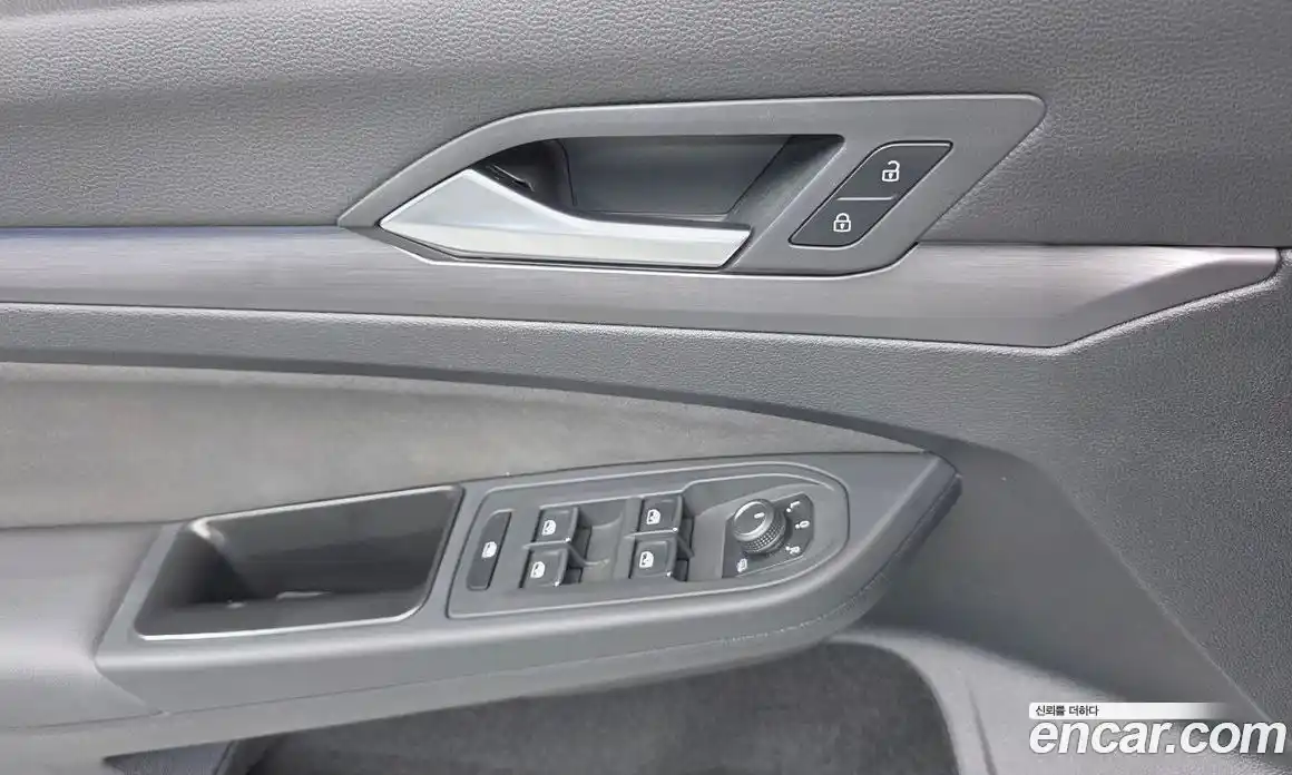 Volkswagen Golf 2023 2.0 автомат (гидро), фото 19