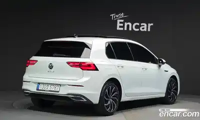 Volkswagen Golf 2023 2.0 автомат (гидро), миниатюра 2