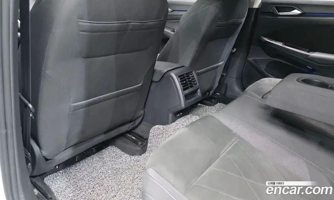 Volkswagen Golf 2023 2.0 автомат (гидро), фото 29