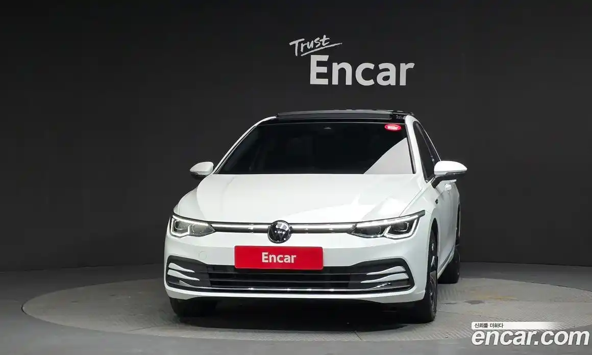 Volkswagen Golf 2023 2.0 автомат (гидро), фото 3