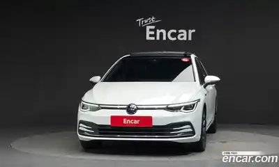 Volkswagen Golf 2023 2.0 автомат (гидро), миниатюра 3