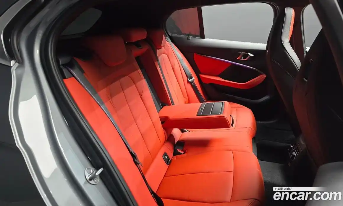 BMW 1 серия 2022 2.0 автомат (гидро), фото 17