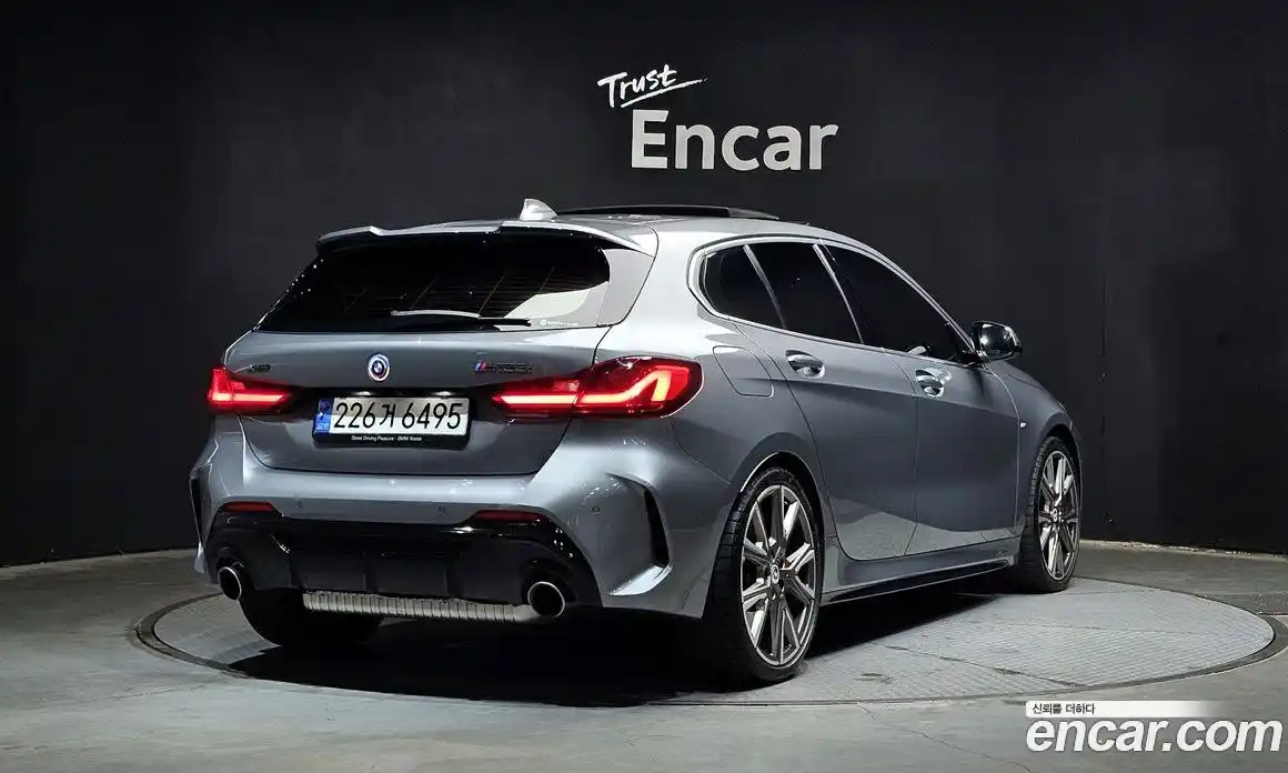 BMW 1 серия 2022 2.0 автомат (гидро), фото 2