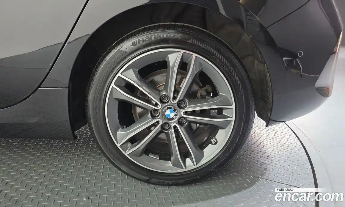 BMW 1 серия 2021 2.0 автомат (гидро), фото 7