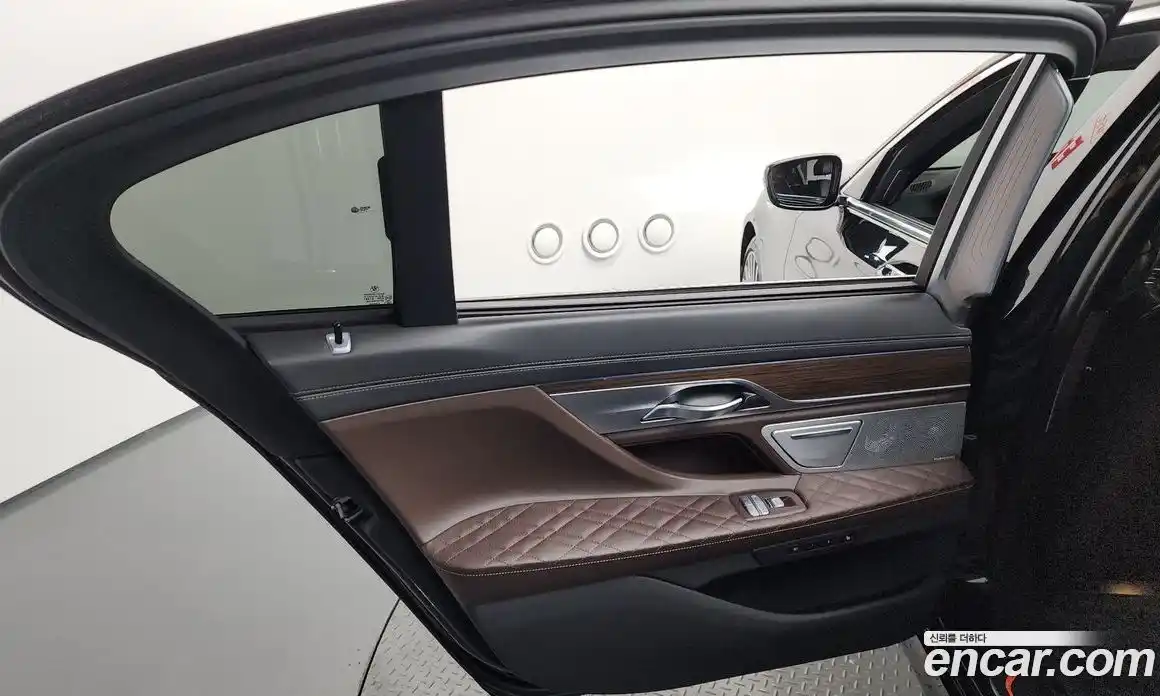 BMW 7 серия 2022 3.0 автомат (гидро), фото 15