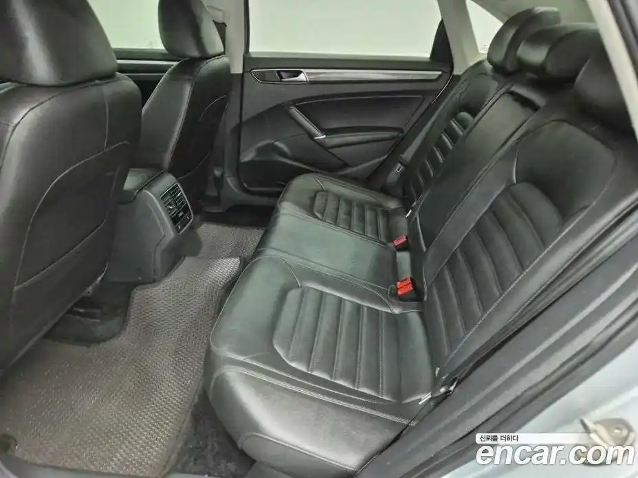 Volkswagen Passat 2018 2.0 автомат (гидро), фото 12