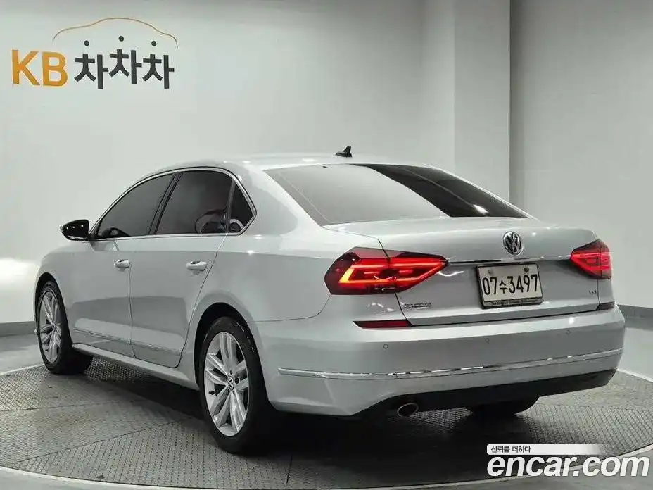 Volkswagen Passat 2018 2.0 автомат (гидро), фото 2