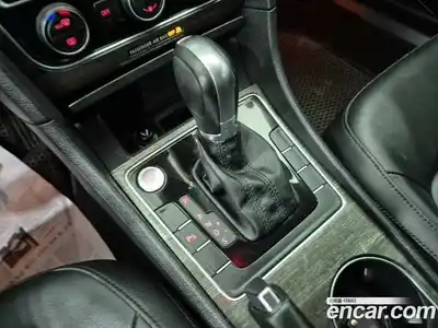 Volkswagen Passat 2018 2.0 автомат (гидро), миниатюра 8