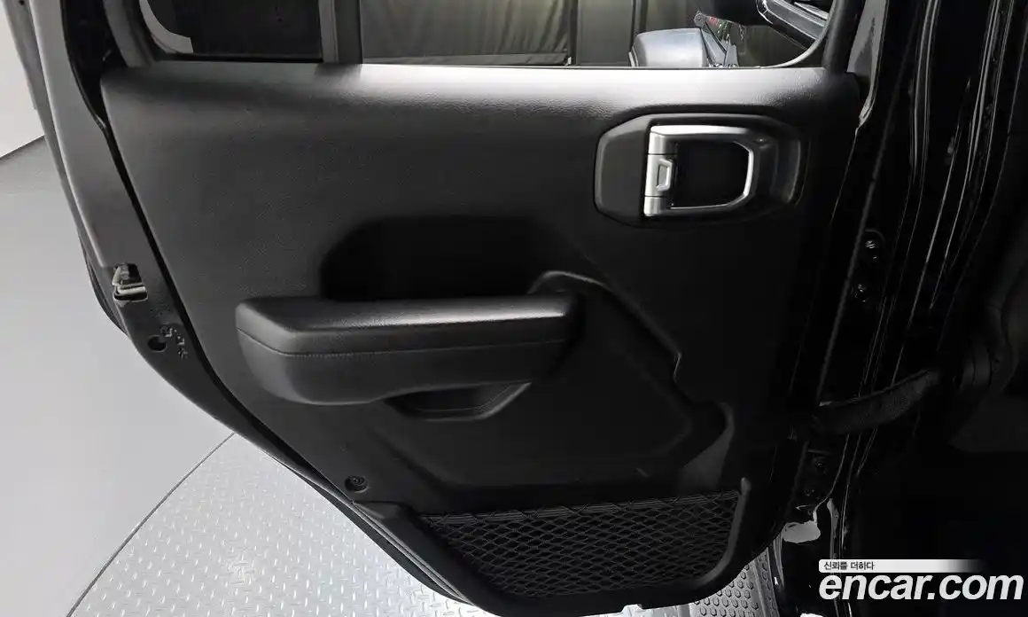Jeep Wrangler 2018 2.0 автомат (гидро), фото 15