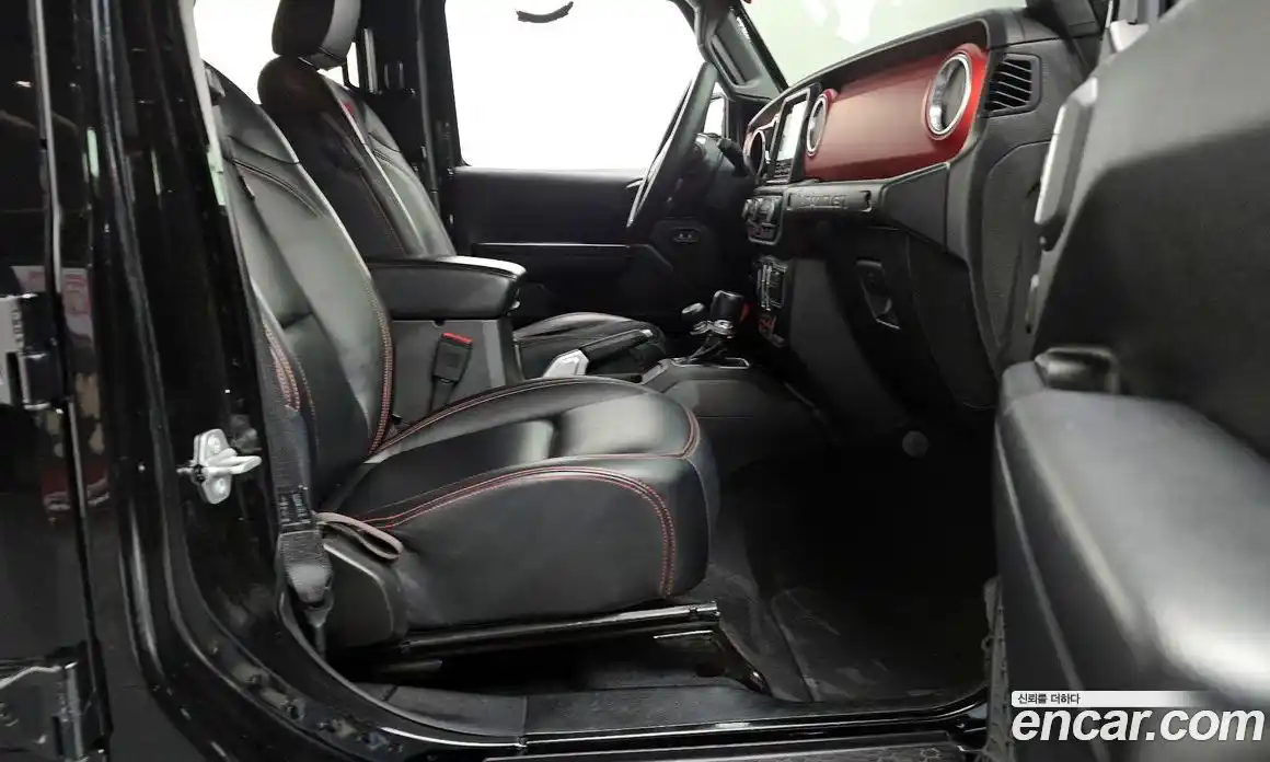 Jeep Wrangler 2018 2.0 автомат (гидро), фото 16