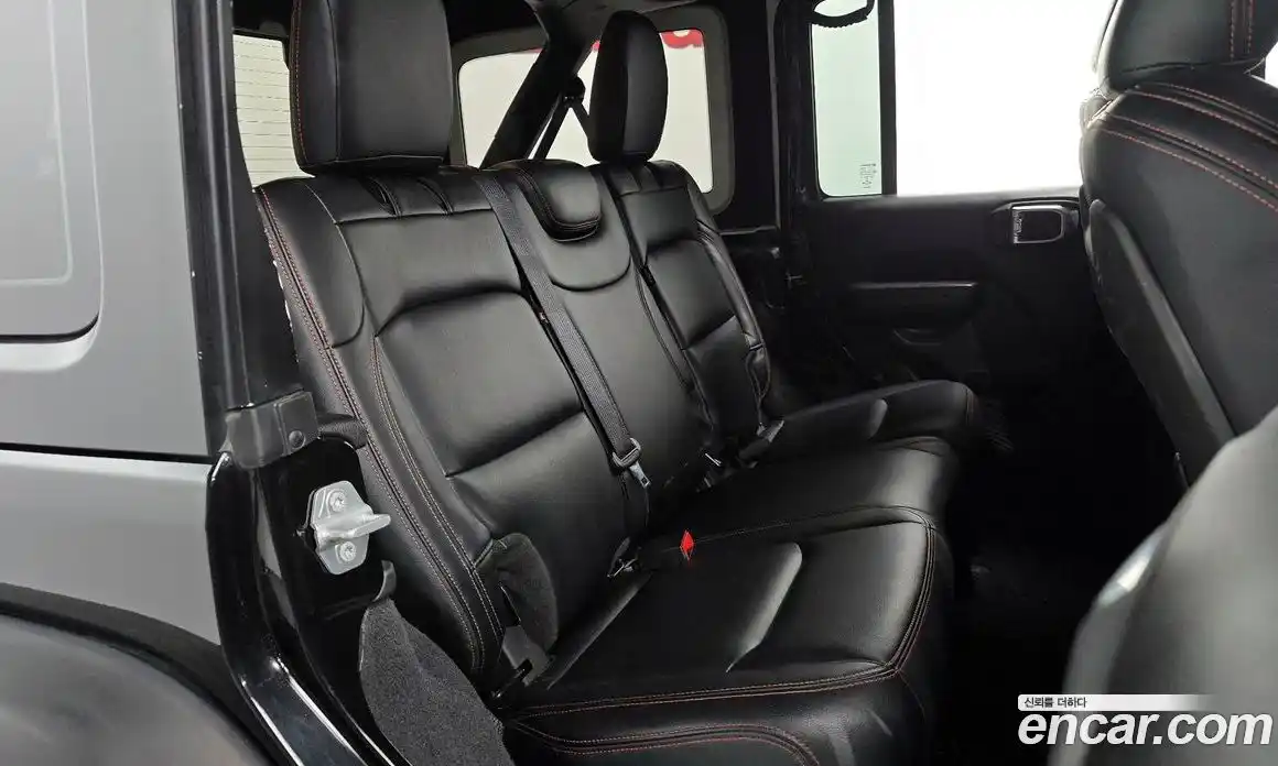 Jeep Wrangler 2018 2.0 автомат (гидро), фото 17