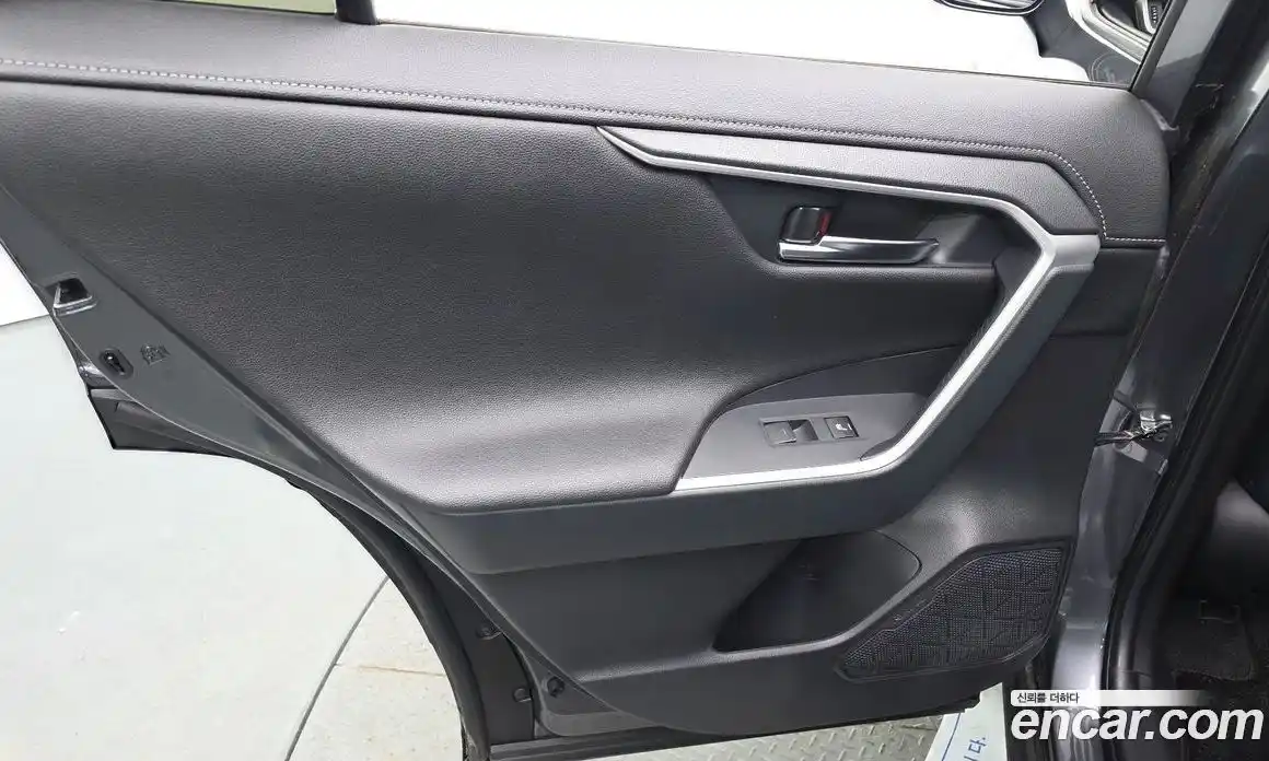 Toyota RAV4 2023 2.5 гидро, фото 15