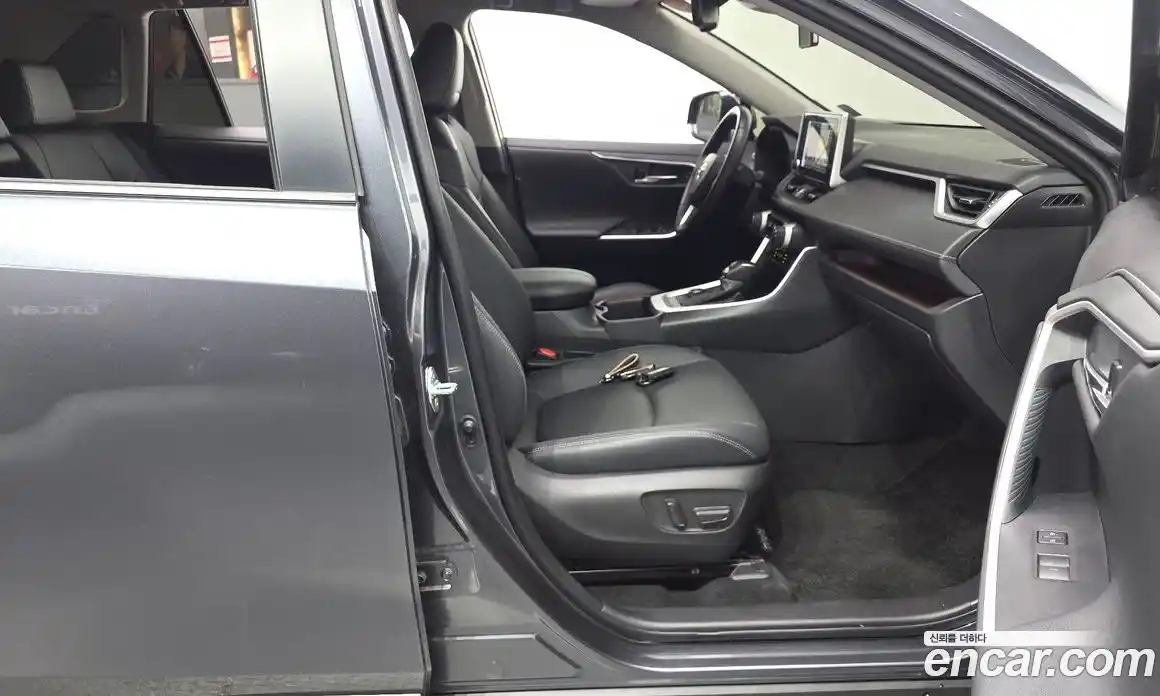 Toyota RAV4 2023 2.5 гидро, фото 16