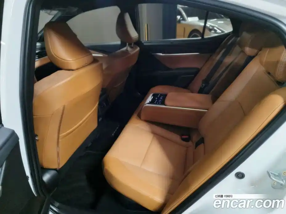 Toyota Camry 2025 2.5 гидро, фото 7