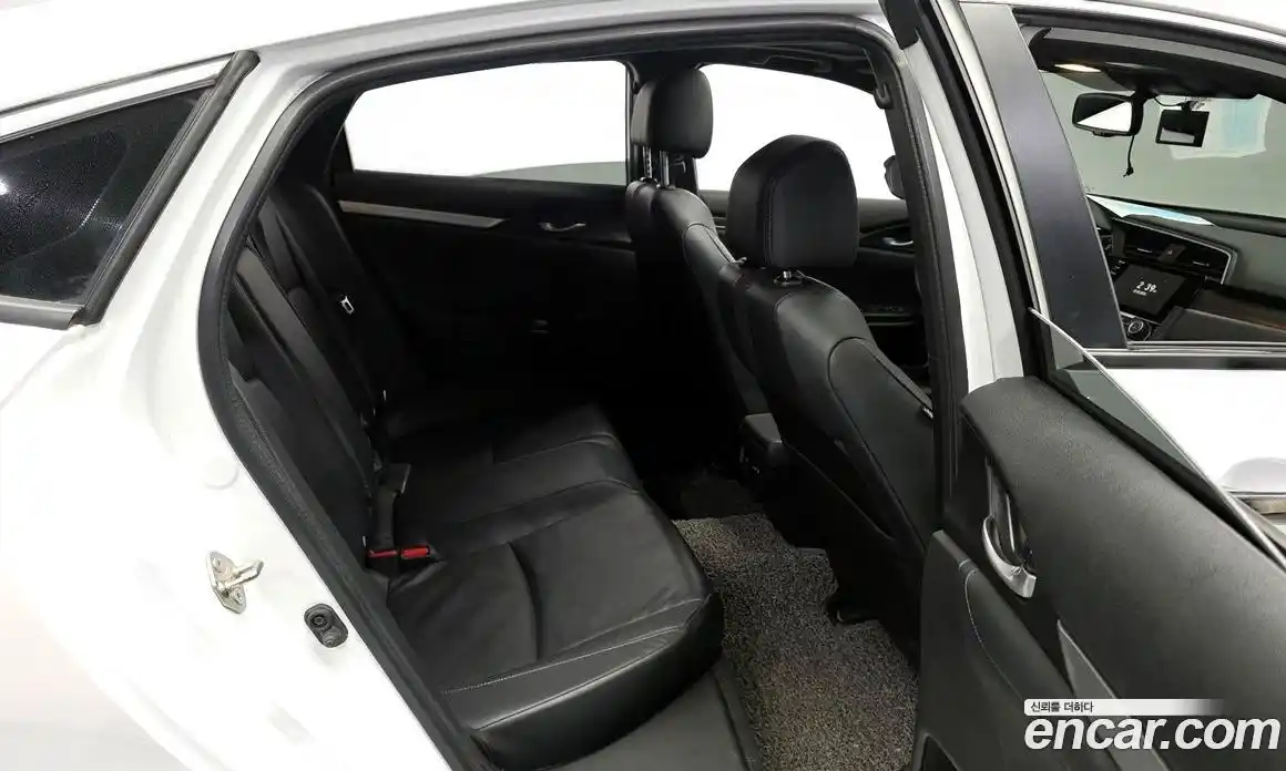Honda Civic 2019 1.5 автомат (гидро), фото 11
