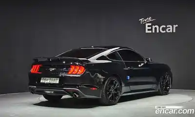 Ford Mustang 2018 2.3 автомат (гидро), миниатюра 2