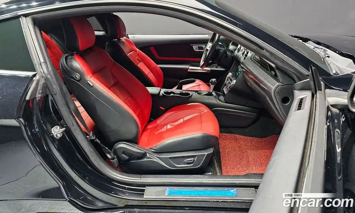 Ford Mustang 2018 2.3 автомат (гидро), фото 10