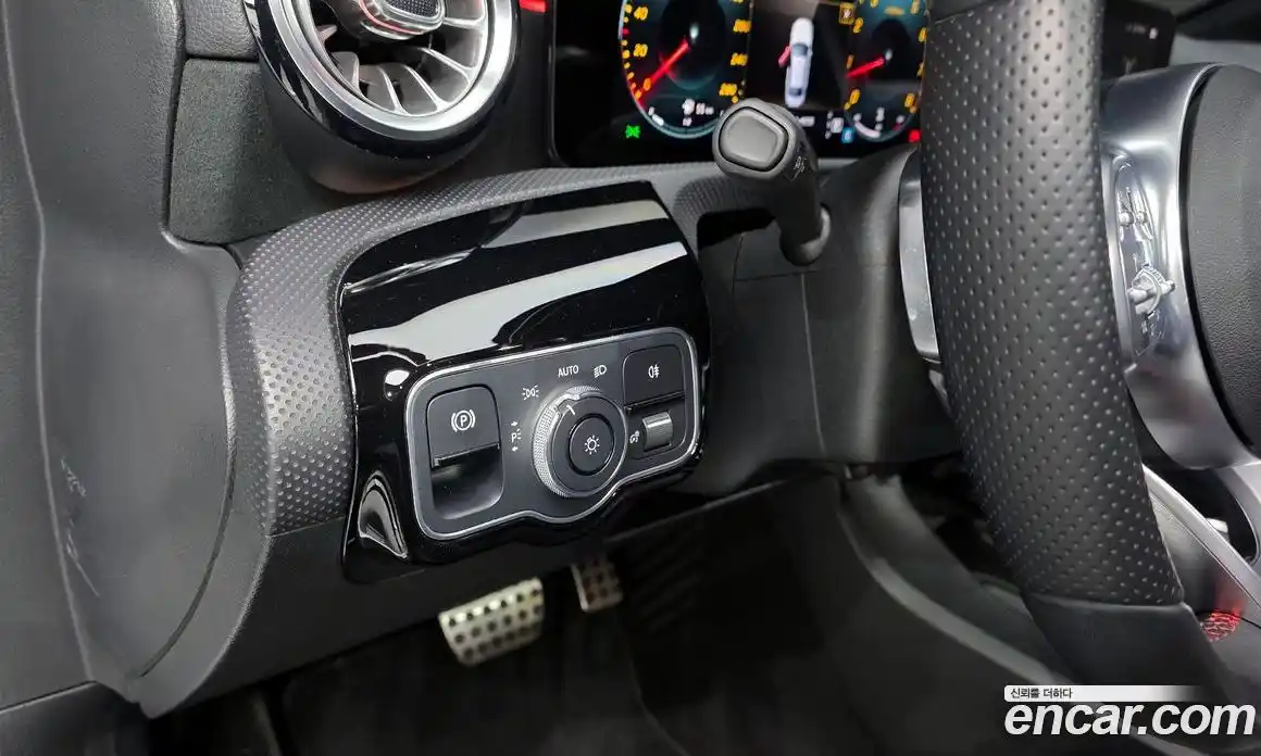 Mercedes-Benz A-Class 2020 2.0 гидро, фото 25