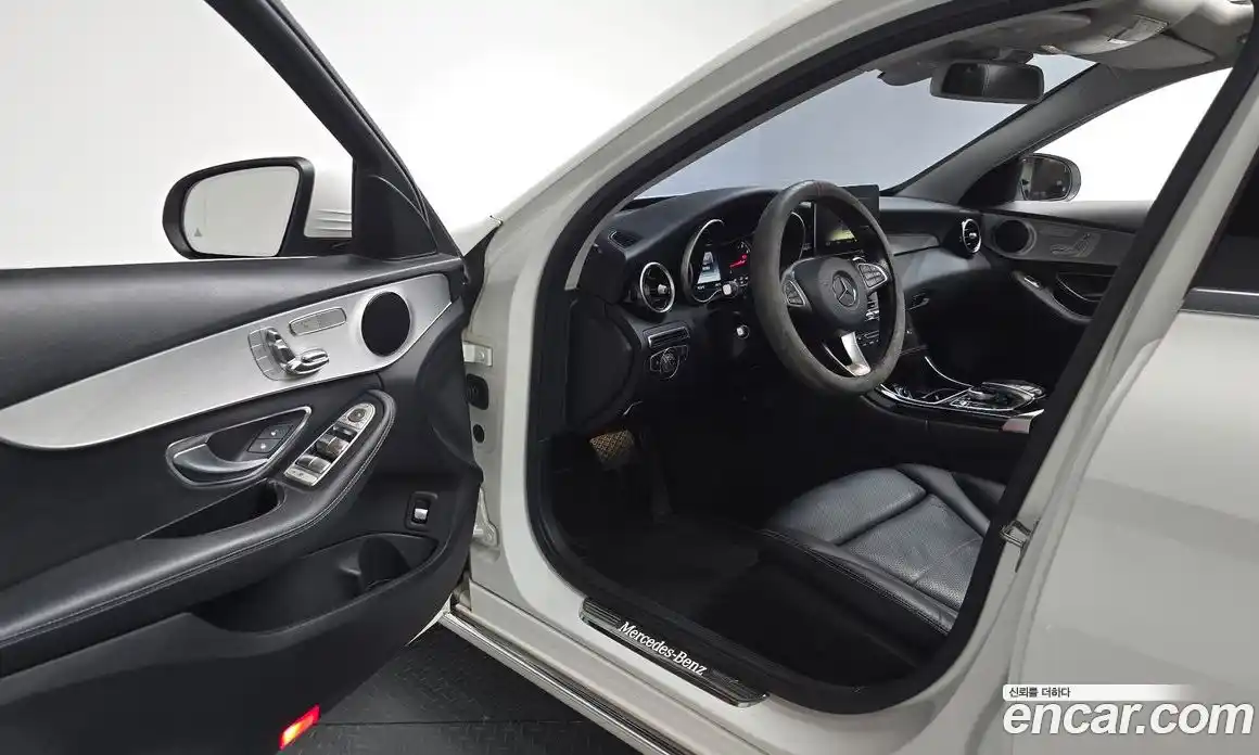 Mercedes-Benz C-Class 2016 2.0 автомат (гидро), фото 12