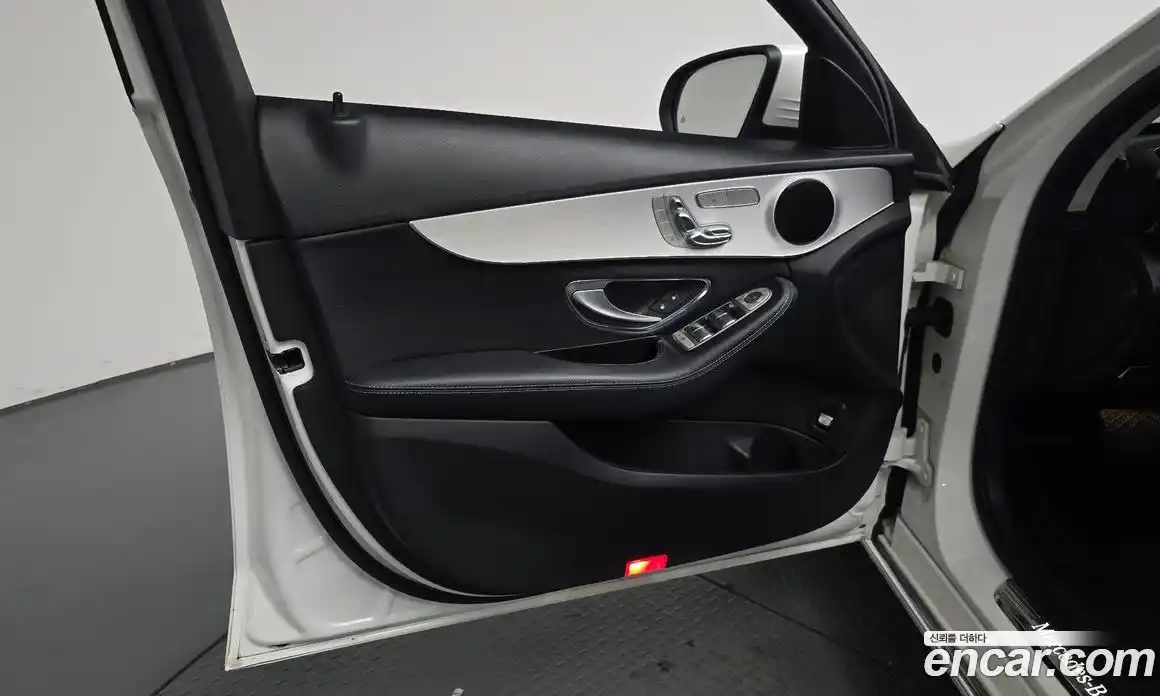 Mercedes-Benz C-Class 2016 2.0 автомат (гидро), фото 13