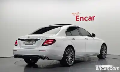 Mercedes-Benz E-Class 2017 2.0 автомат (гидро), миниатюра 2