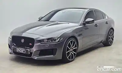 Jaguar XE