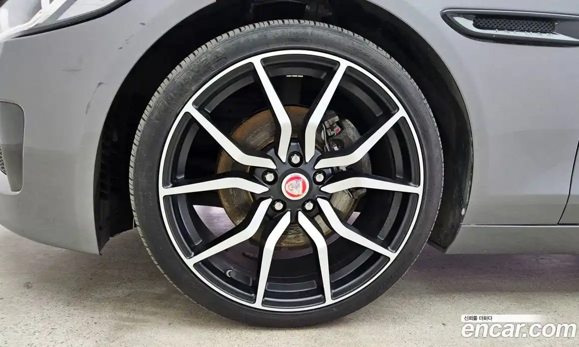 Jaguar XE 2016 2.0 гидро, фото 5