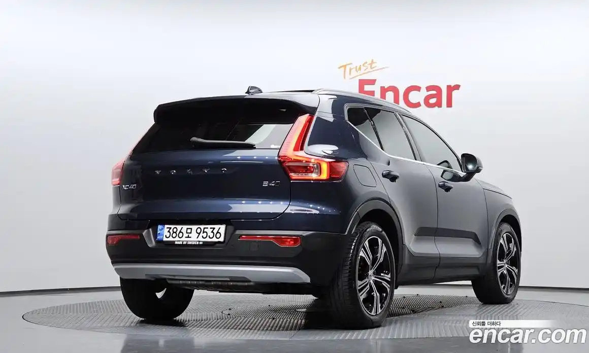 Volvo XC40 2021 2.0 автомат (гидро), фото 2