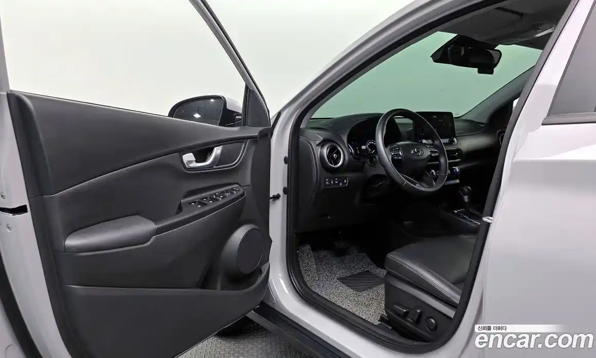 Hyundai Kona 2023 1.6 автомат (гидро), фото 13