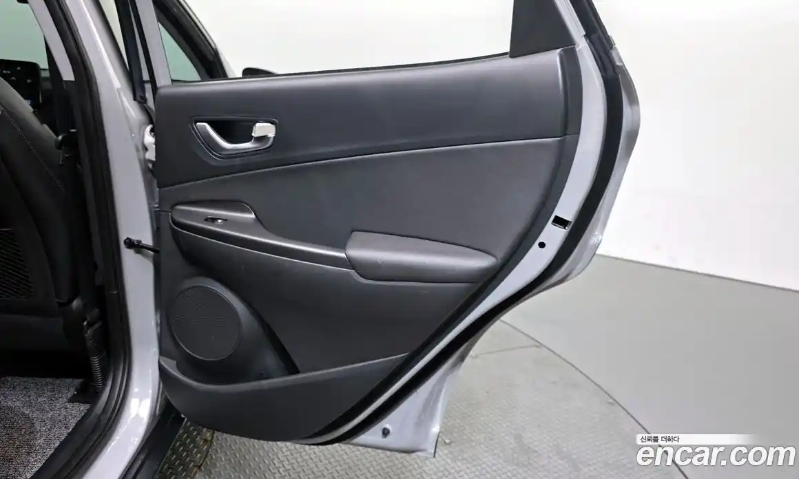 Hyundai Kona 2023 1.6 автомат (гидро), фото 15