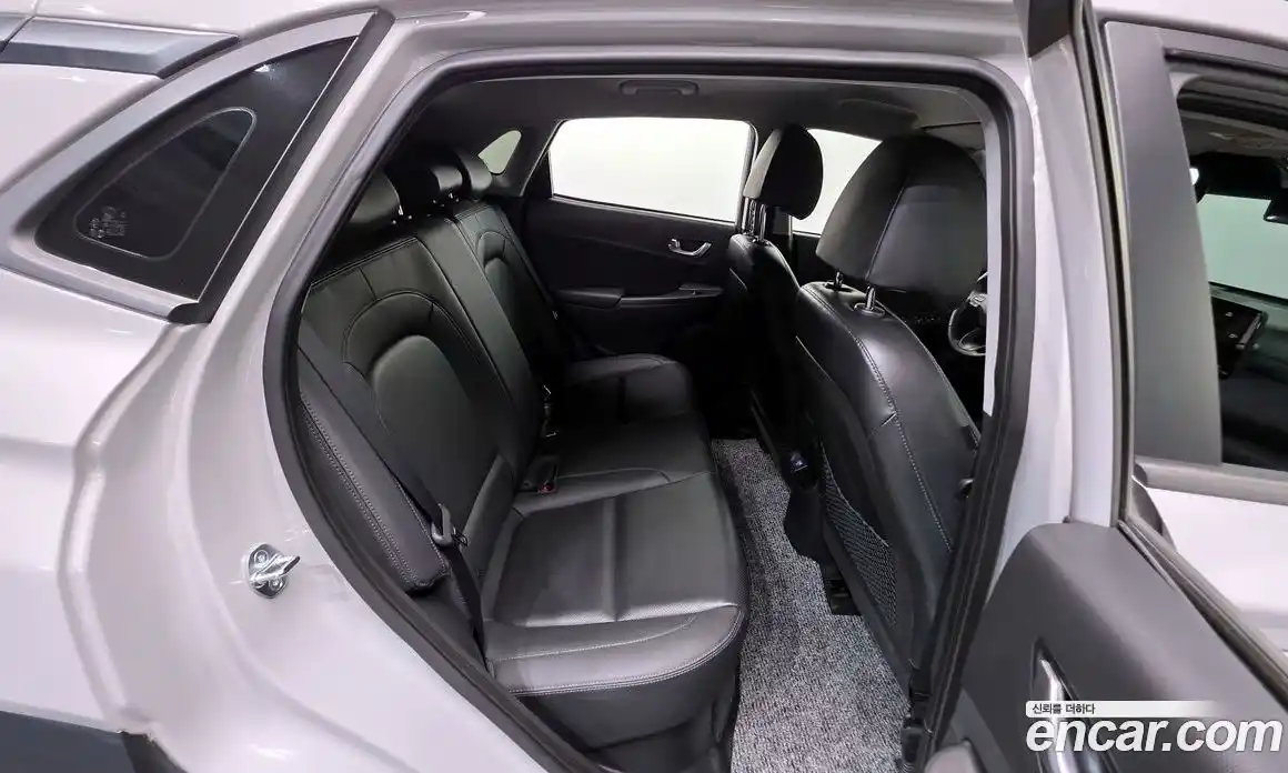 Hyundai Kona 2023 1.6 автомат (гидро), фото 24