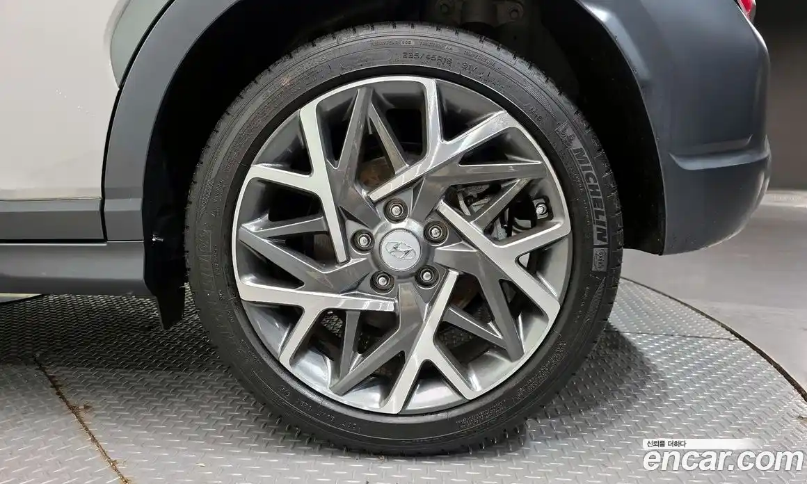 Hyundai Kona 2023 1.6 автомат (гидро), фото 7
