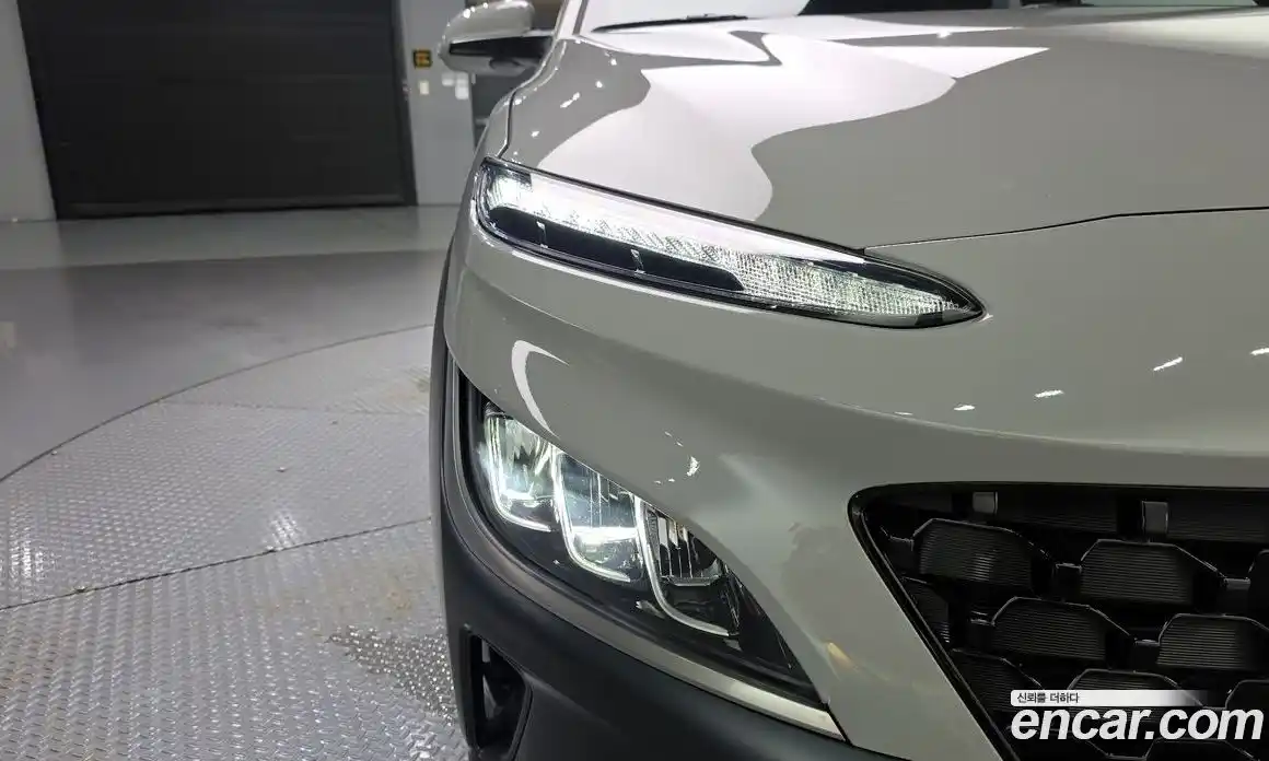 Hyundai Kona 2023 1.6 автомат (гидро), фото 8