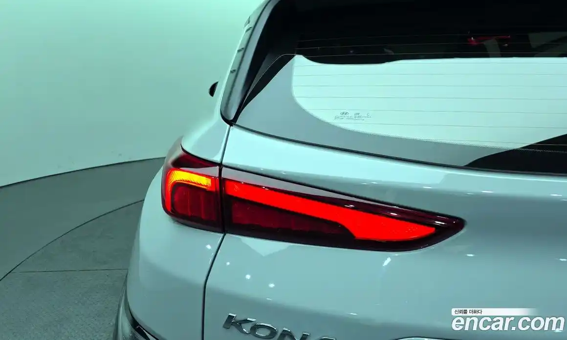Hyundai Kona 2023 1.6 автомат (гидро), фото 9