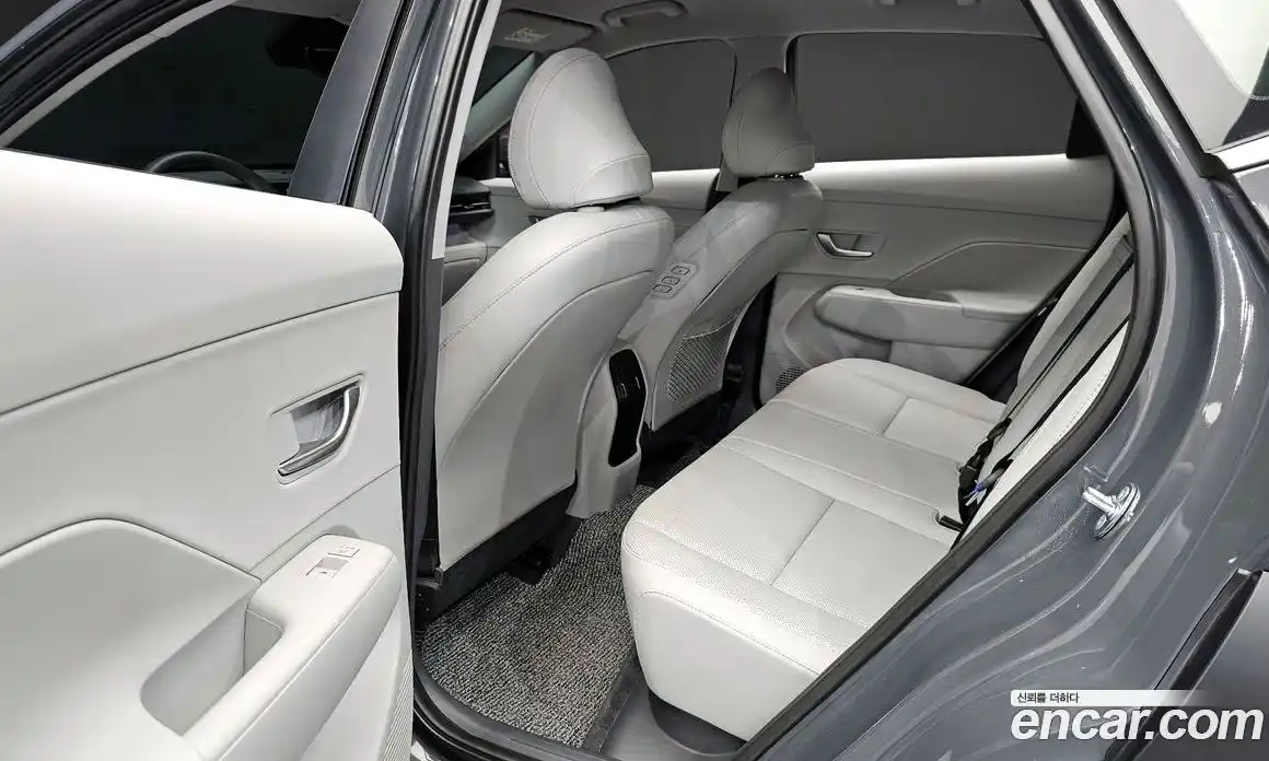 Hyundai Kona 2025 1.6 автомат (гидро), фото 11