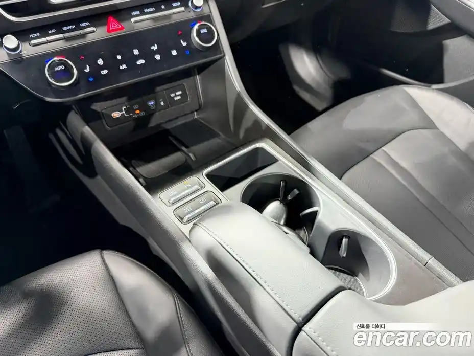 Hyundai Sonata 2023 2.0 автомат (гидро), фото 14