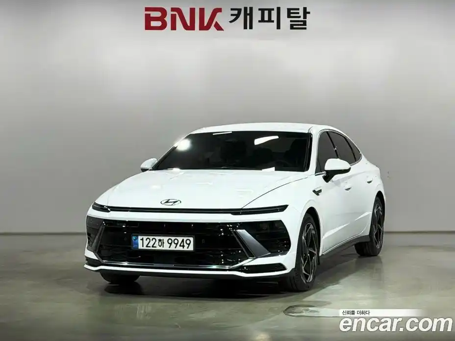 Hyundai Sonata 2023 2.0 автомат (гидро), фото 3