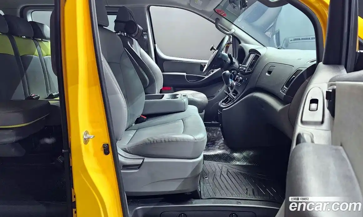 Hyundai Starex 2020 2.5 автомат (гидро), фото 17