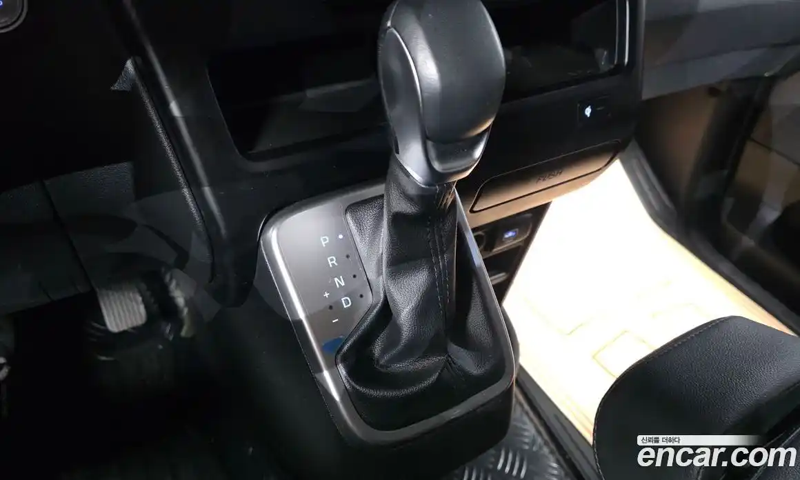 Hyundai Staria 2024 2.2 автомат (гидро), фото 12