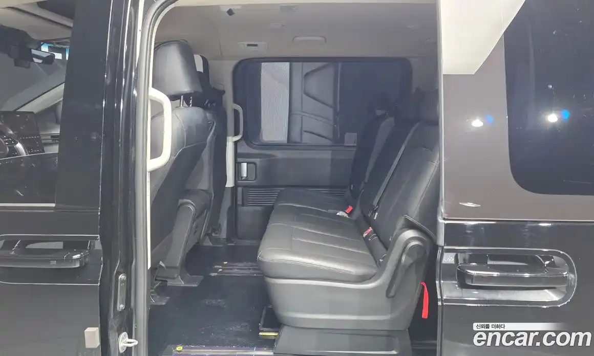 Hyundai Staria 2024 2.2 автомат (гидро), фото 18