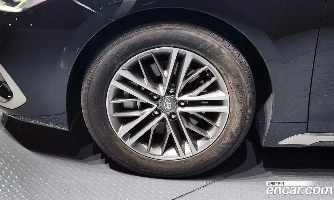Hyundai Grandeur 2018 2.4 автомат (гидро), фото 5