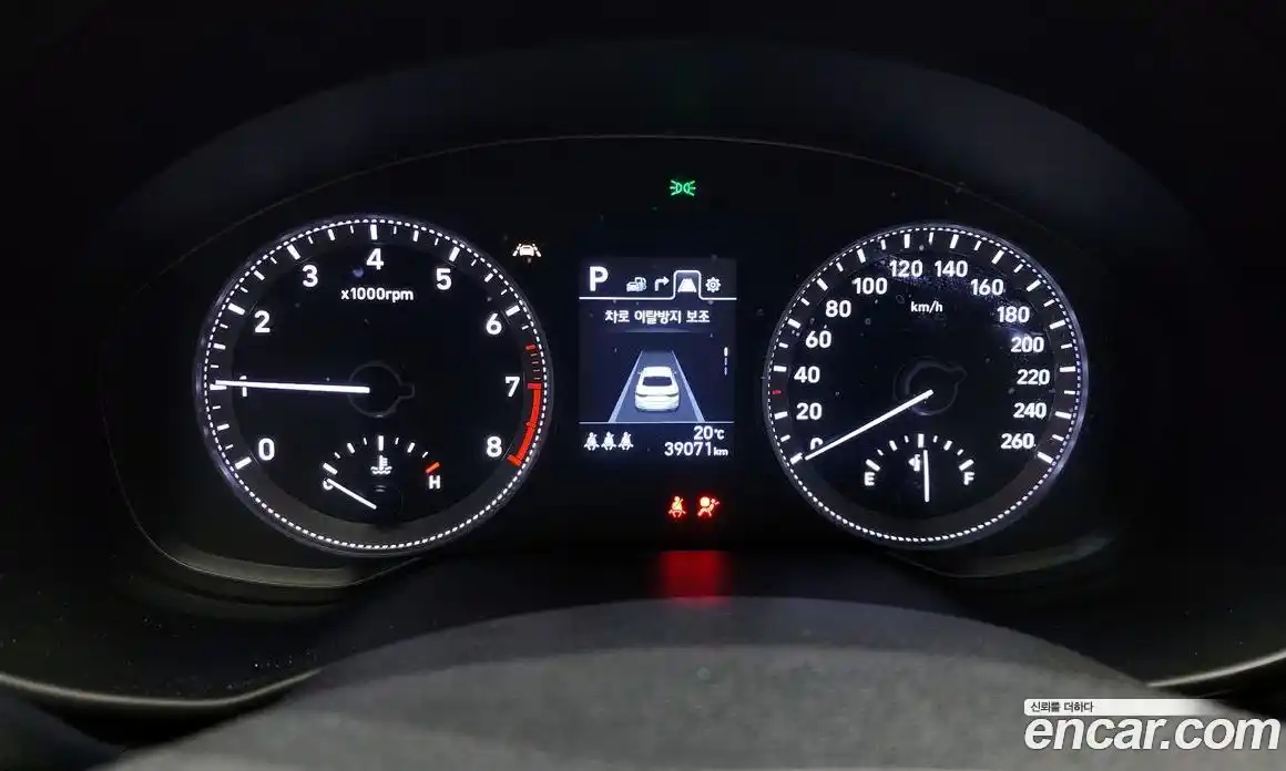 Hyundai Grandeur 2018 2.4 автомат (гидро), фото 8