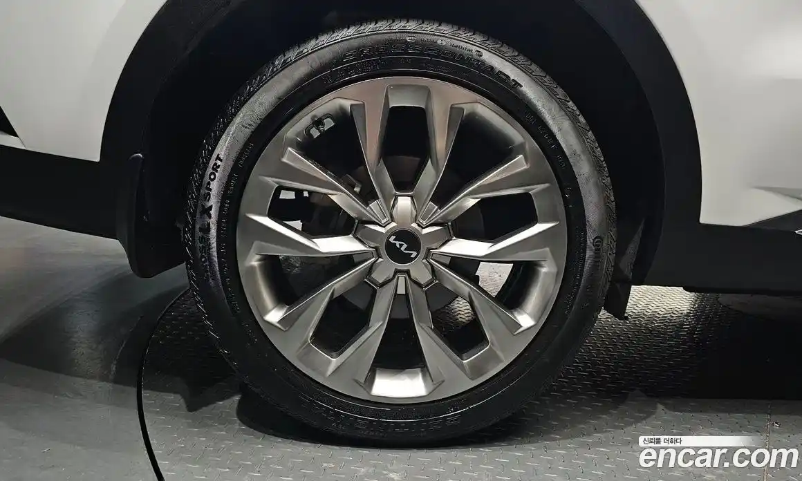 Kia Sorento 2023 2.2 автомат (гидро), фото 5