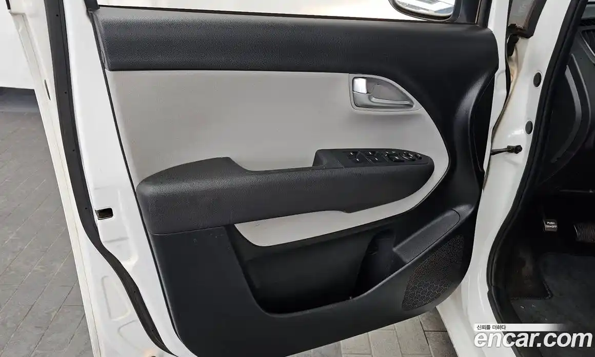 Kia Ray 2022 1.0 автомат (гидро), фото 14