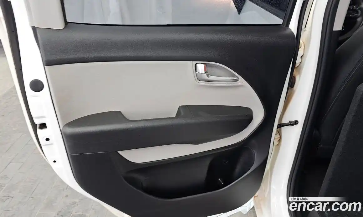 Kia Ray 2022 1.0 автомат (гидро), фото 15
