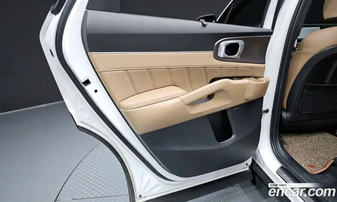 Kia Sorento 2023 1.6 автомат (гидро), фото 15